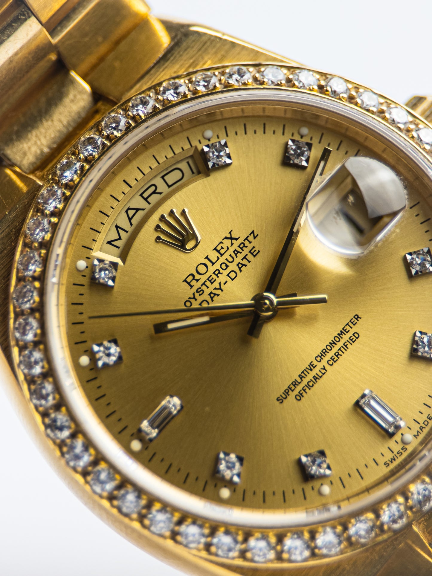 Rolex Day-Date 19048 Oysterquartz Diamond Set